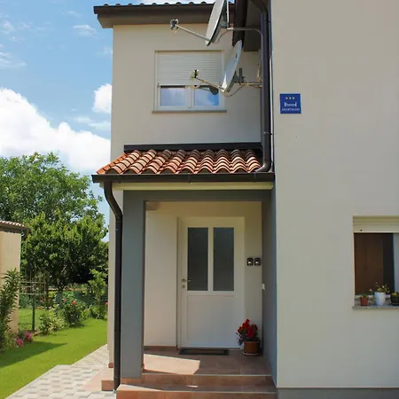 Nelle Apartment Pula