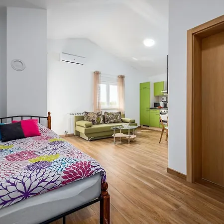 Nelle Apartmán Pula