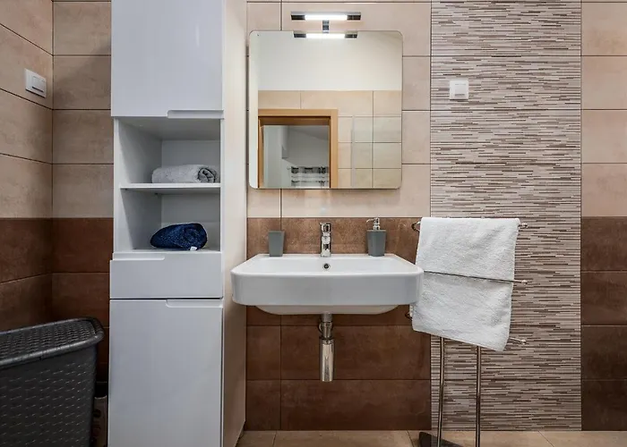Nelle Apartment
