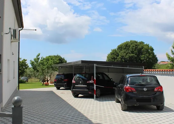 Nelle Apartamento Pula