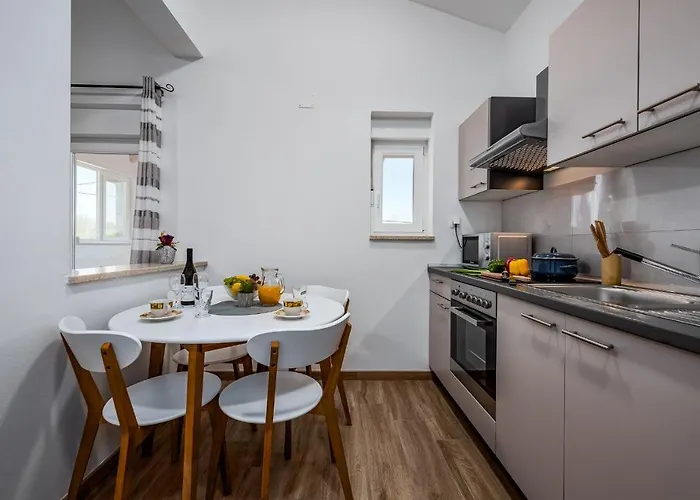 Apartment Nelle Pula