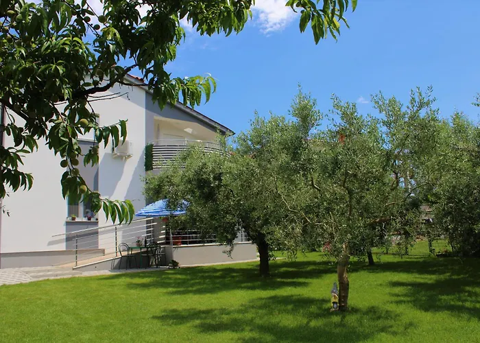 Apartment Nelle Pula